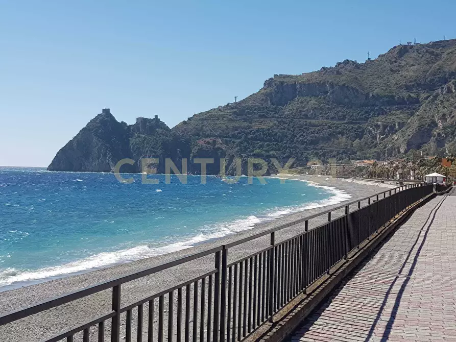 Immagine 2 di Attico in vendita  in Via Consolare Valeria snc a Sant'alessio Siculo