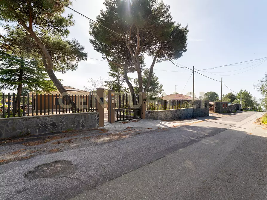 Immagine 2 di Villa in vendita  in Via Palermo 82 a Nicolosi