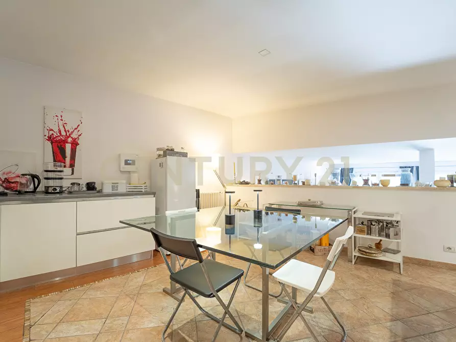 Immagine 33 di Bilocale in vendita  in Via la Sila 14 a Roma