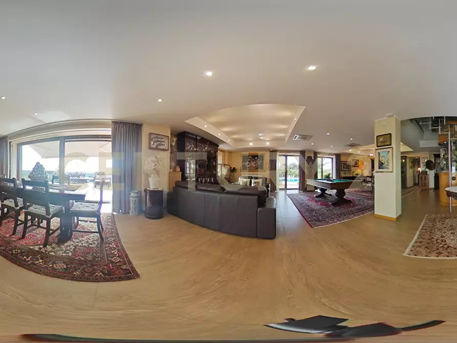 Immagine 59 di Villa in vendita  in Via Brinzio 20 a Aci Catena