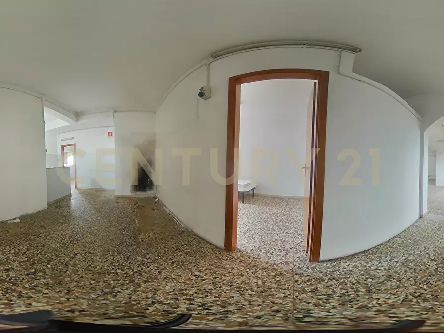 Immagine 56 di Locale commerciale in affitto  in Via Catira 2 a San Gregorio Di Catania