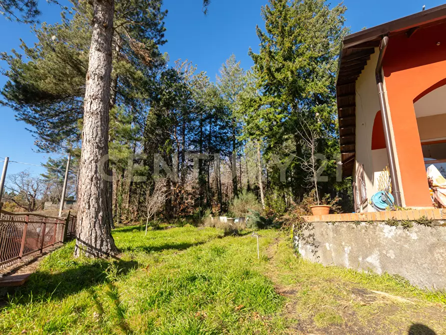 Immagine 28 di Villa in vendita  in Via della Regione 70 a Pedara