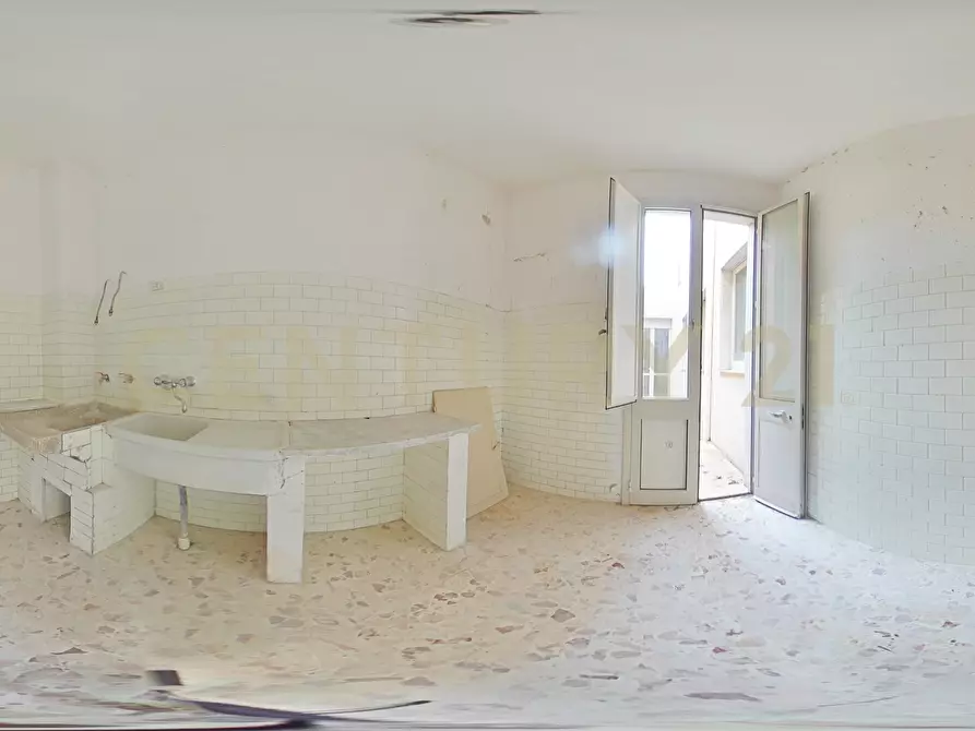 Immagine 52 di Pentalocale in vendita  in Via Principe Umberto 397 a Augusta
