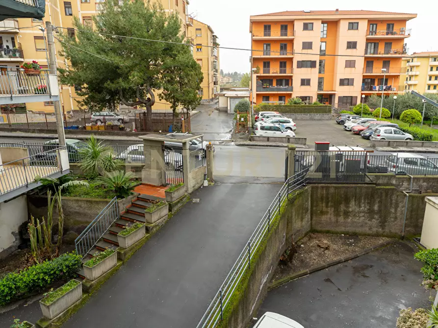 Immagine 47 di Quadrilocale in vendita  in Via Ludovico Ariosto 27 a Acireale