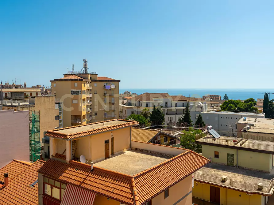 Immagine 40 di Pentalocale in vendita  in Via Salvatore Vigo 106 a Acireale