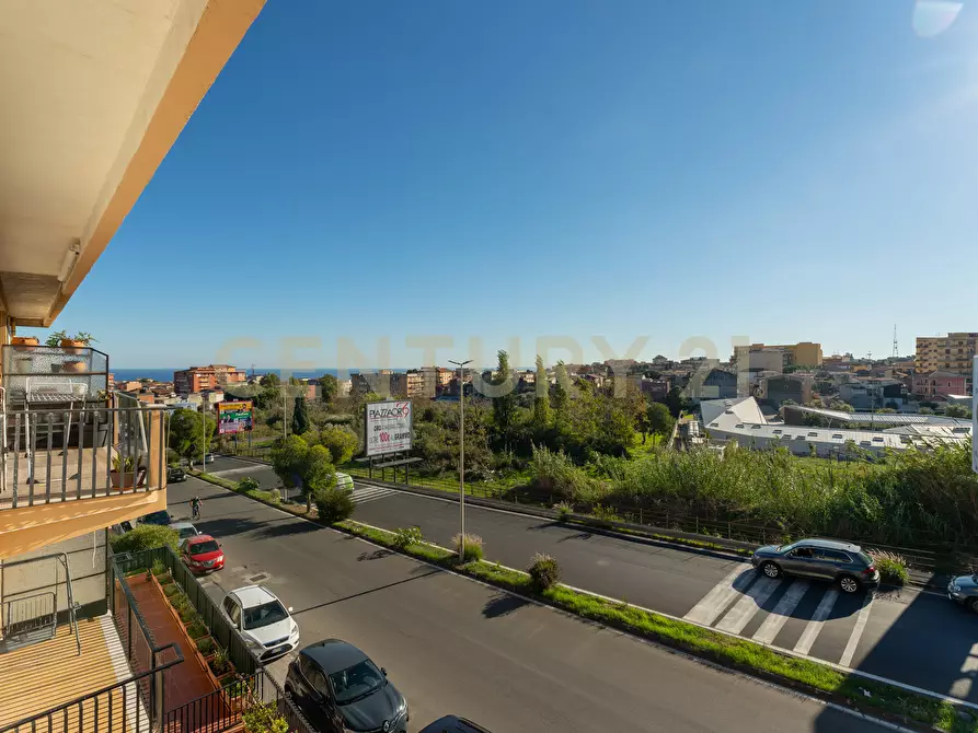 Immagine 37 di Pentalocale in vendita  in Via Lo Jacono Francesco 53 a Sant'agata Li Battiati