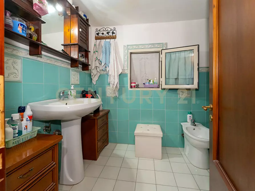 Immagine 9 di Trilocale in vendita  in VIA DELLE MEDAGLIE D'ORO 66 a Catania