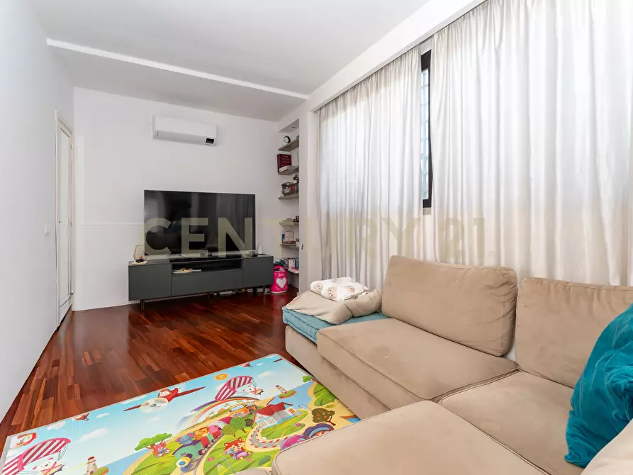 Immagine 38 di Villa in vendita  in Via Antonello da Messina 57 a Aci Castello