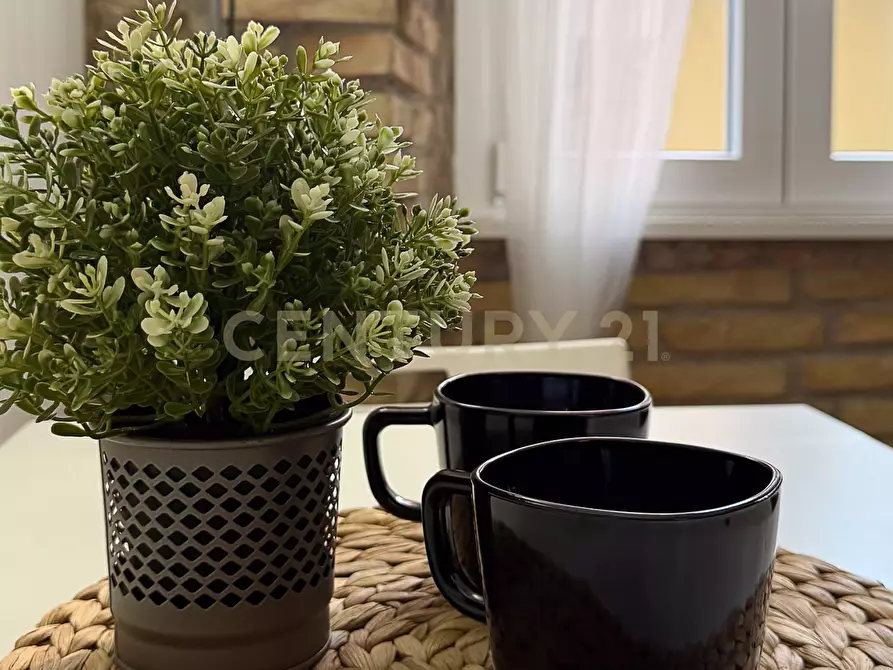 Immagine 45 di Appartamento in vendita  in Via Lampedusa a Roma