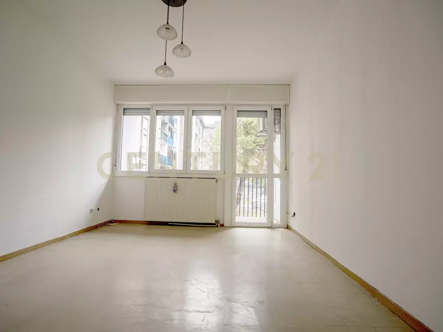 Immagine 18 di Pentalocale in vendita  in Via Umberto Maddalena 1 a Verona