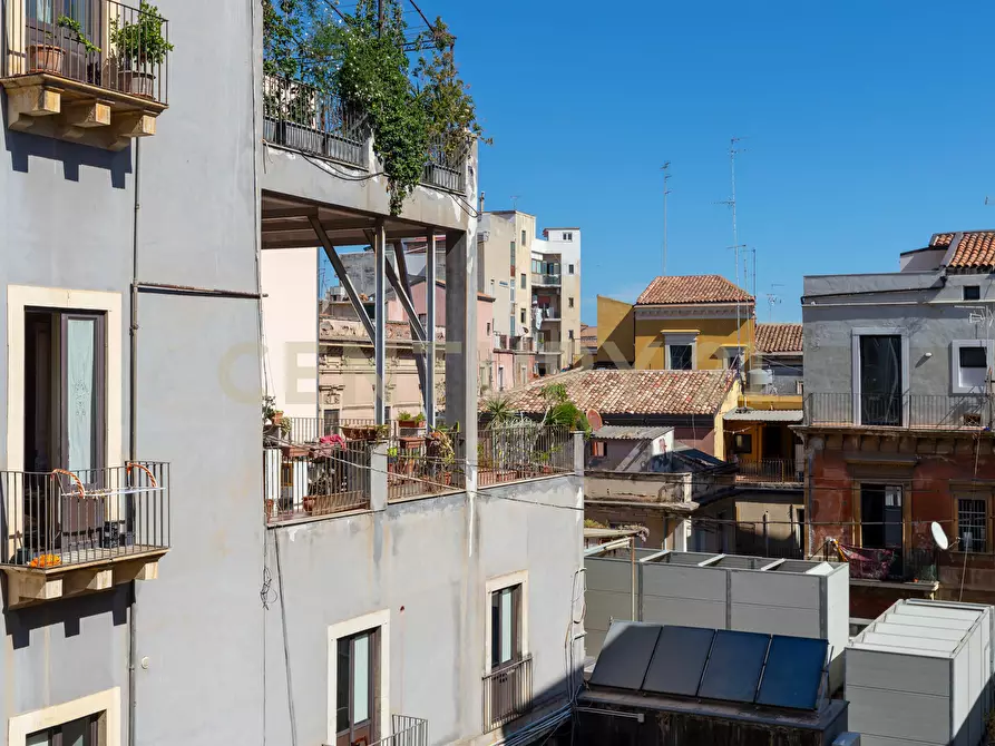 Immagine 45 di Pentalocale in vendita  in Via Etnea 196 a Catania