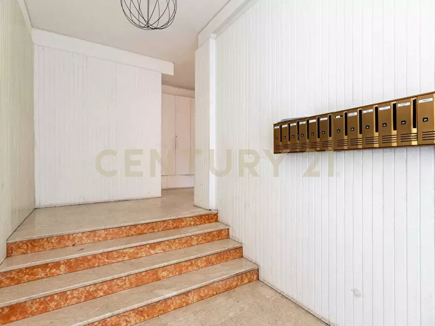 Immagine 14 di Trilocale in vendita  in Corso San Vito 128 a Catania