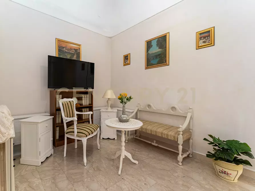 Immagine 26 di Pentalocale in vendita  in Via Antonino di Sangiuliano 185 a Catania
