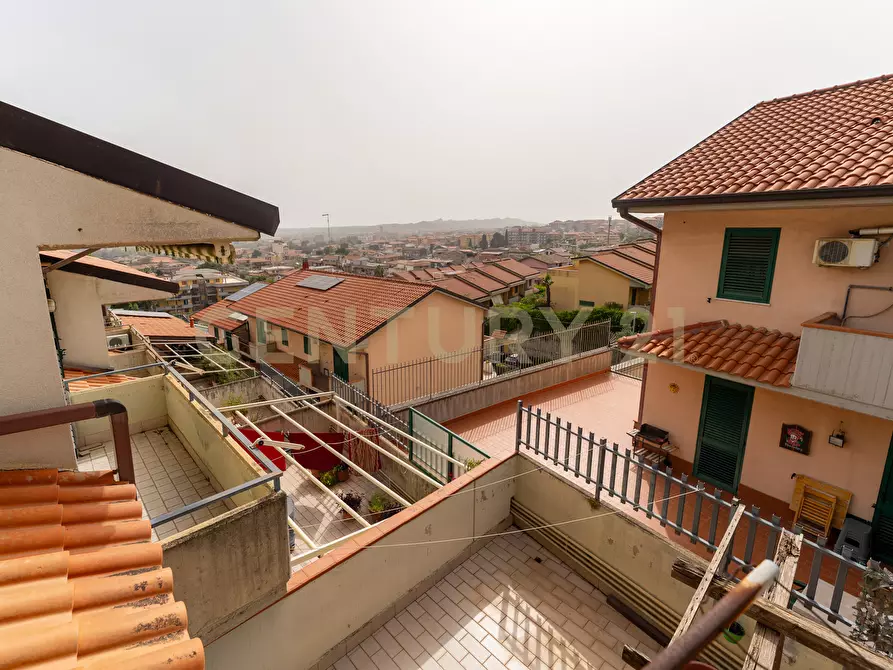 Immagine 44 di Villa in vendita  in Via Santa Rosa da Lima 17 a Catania