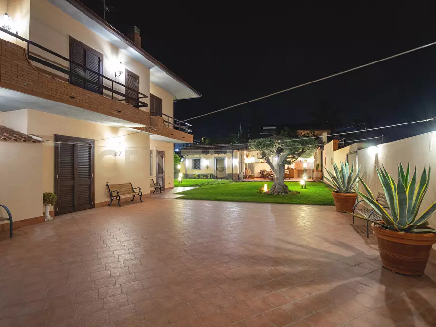 Immagine 91 di Villa in vendita  in Via Salemi 19 a Mascalucia