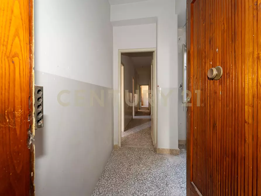 Immagine 10 di Pentalocale in vendita  in Piazza Spedini 8 a Catania