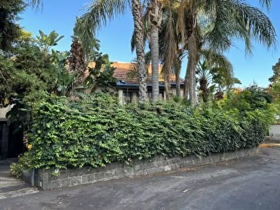 Immagine 11 di Villa in vendita  in Via Garitta 62 a Acireale