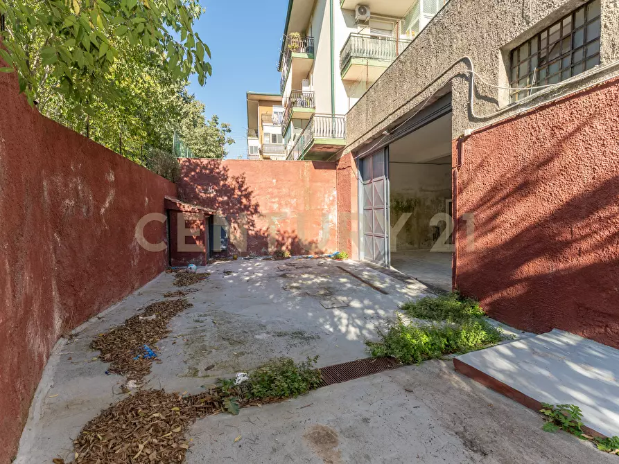 Immagine 5 di Casa indipendente in vendita  in CORSO SAN VITO 141 a Catania