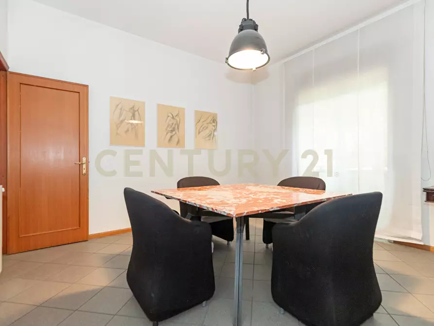 Immagine 16 di Ufficio in vendita  in Via Convento del Carmine 5 a Tremestieri Etneo