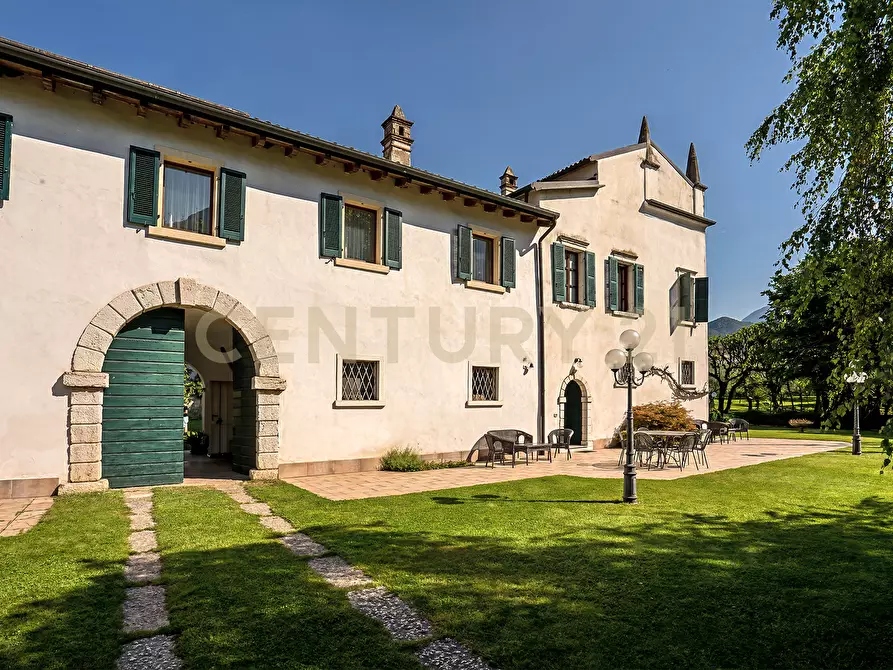 Immagine 140 di Villa in vendita  in Via Adige 25 a Brentino Belluno