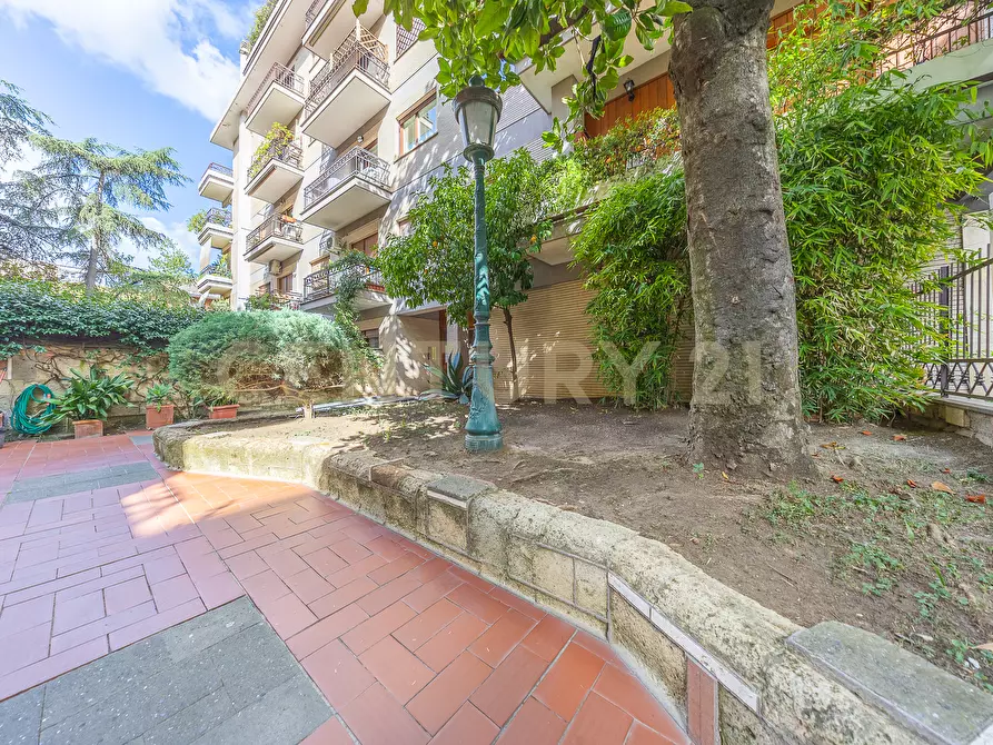 Immagine 64 di Appartamento in vendita  in Via Bevagna 68 a Roma