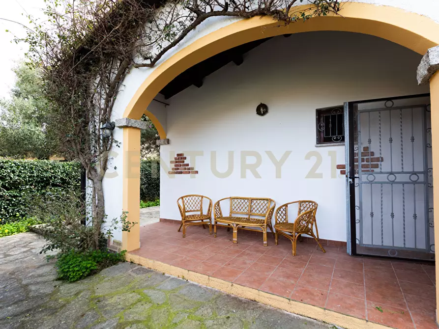 Immagine 1 di Casa indipendente in vendita  in Via Madrid a San Teodoro