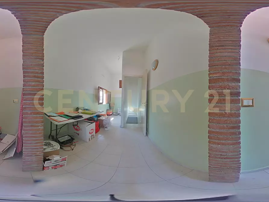 Immagine 75 di Villa in vendita  in Via Quartiere Longo 18 a Aci Castello