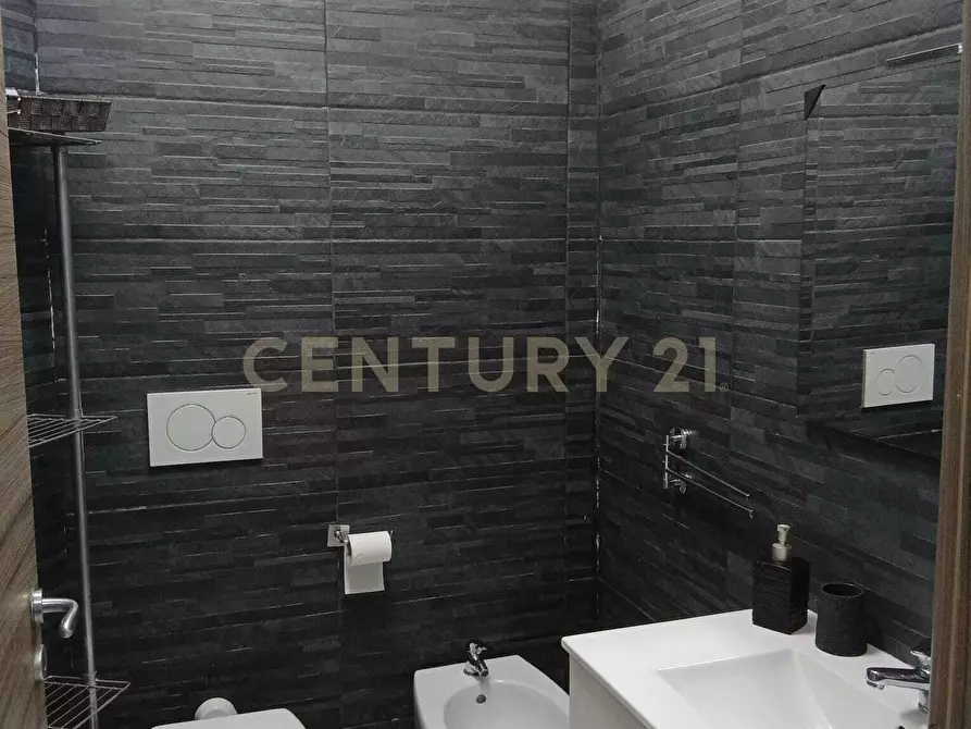 Immagine 9 di Casa indipendente in vendita  in Via Ortolani 22 a Catania