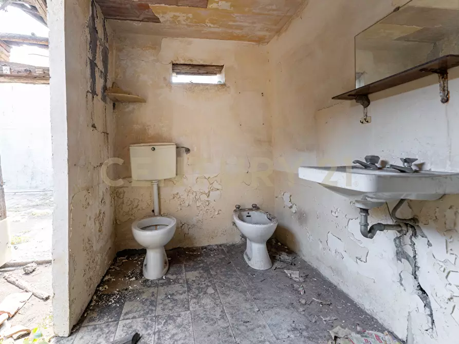 Immagine 23 di Casa indipendente in vendita  in Via San Martino 10 a Camporotondo Etneo