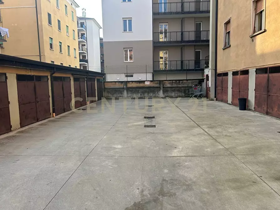 Immagine 39 di Trilocale in vendita  in Via Pier Fortunato Calvi 49 a Verona