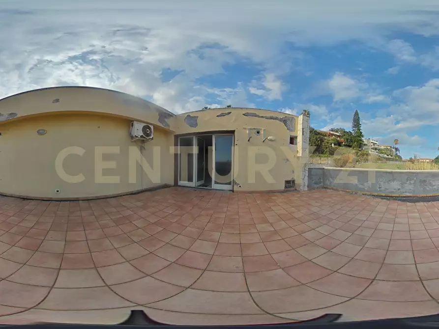 Immagine 86 di Showroom in vendita  in Via delle Scuole 1 a Aci Castello