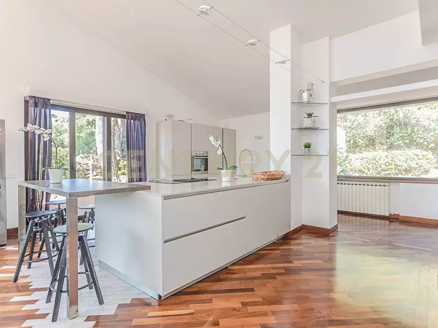 Immagine 44 di Villa in vendita  in Via Spiaggia del Lago 17b a Castel Gandolfo