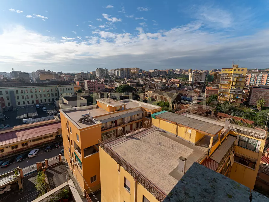Immagine 58 di Pentalocale in vendita  in Piazza Spedini 8 a Catania