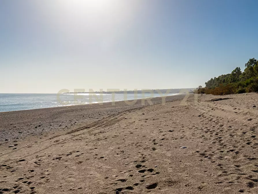 Immagine 33 di Trilocale in vendita  in Via Spiaggia 306 a Catania