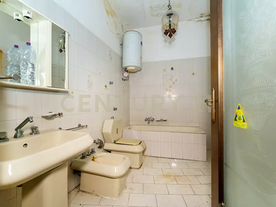 Immagine 13 di Appartamento in vendita  in VIA LUIGI STURZO 129 a Caltagirone