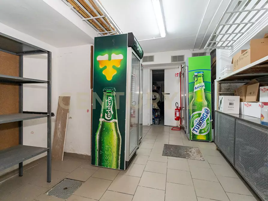 Immagine 37 di Bar / Ristorante in vendita  in Via Vincenzo Giuffrida a Catania