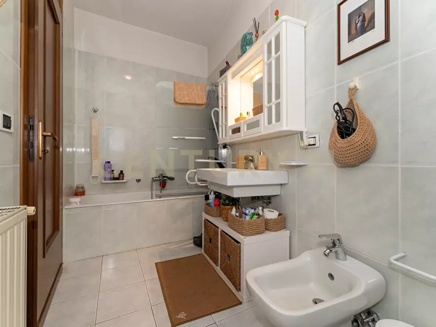 Immagine 44 di Quadrilocale in vendita  in Viale Giuseppe Lainò 7 a Catania