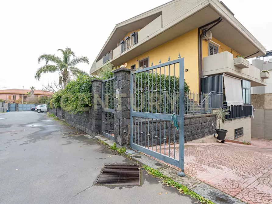 Immagine 39 di Casa bifamiliare in vendita  in Via A. di Sangiuliano 68 a Sant'agata Li Battiati