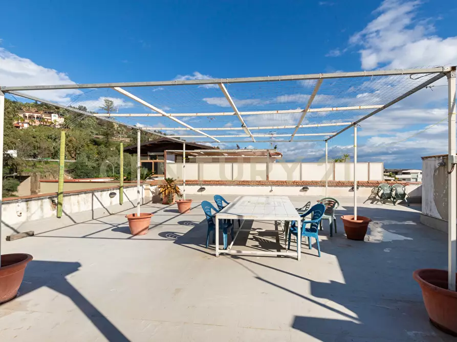 Immagine 27 di Quadrilocale in vendita  in Via Cavour 5 a Sant'alessio Siculo