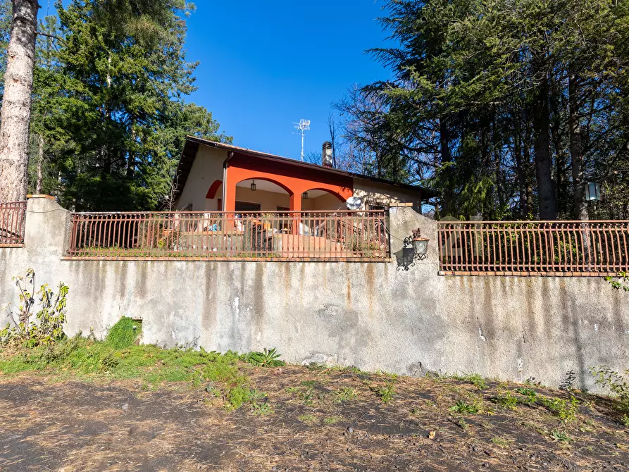 Immagine 49 di Villa in vendita  in Via della Regione 70 a Pedara