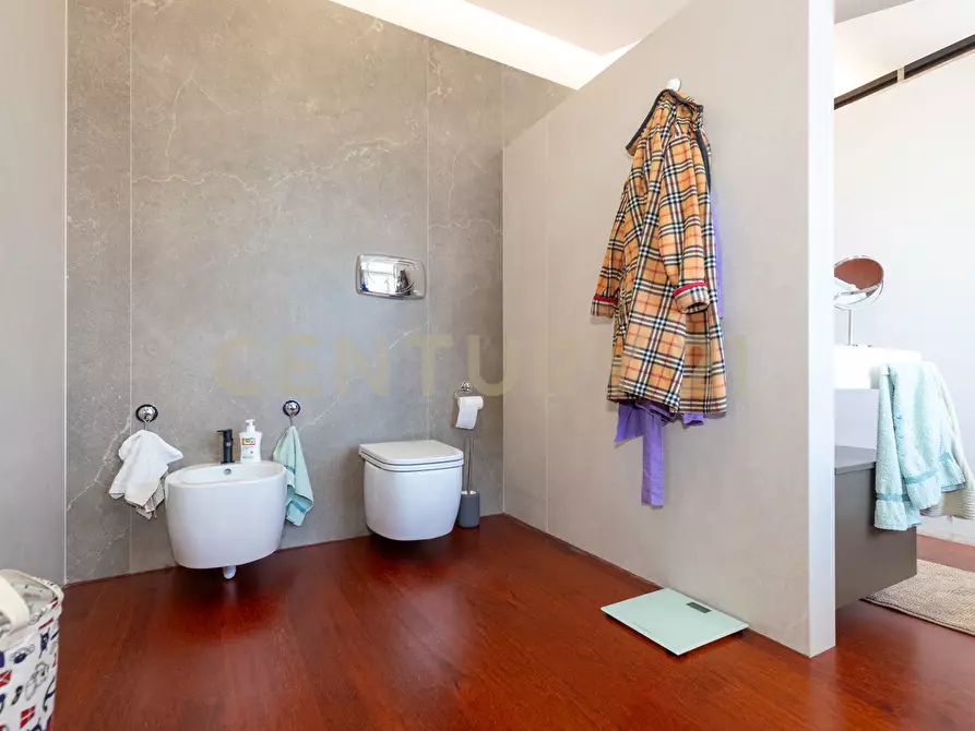 Immagine 69 di Villa in vendita  in SS284 a Adrano