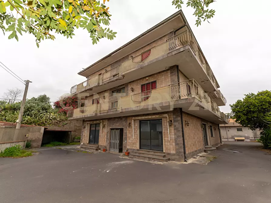 Immagine 1 di Villa in vendita  in Via delle Camelie 20 a Misterbianco