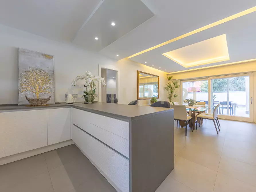 Immagine 44 di Villa in affitto  in Via Bedollo 117 a Roma