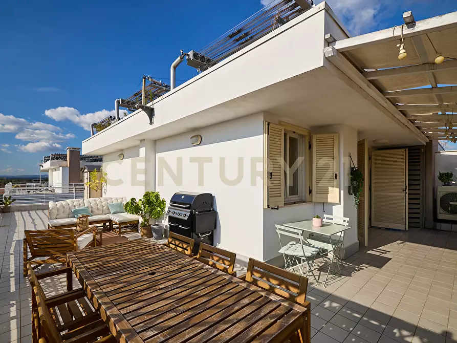 Immagine 1 di Attico in vendita  in Via Guglielmo Petroni 38 a Roma