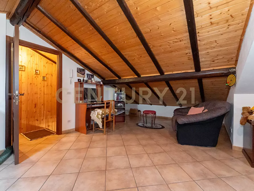 Immagine 31 di Quadrilocale in vendita  in Via Ercole Patti 91 a Pedara