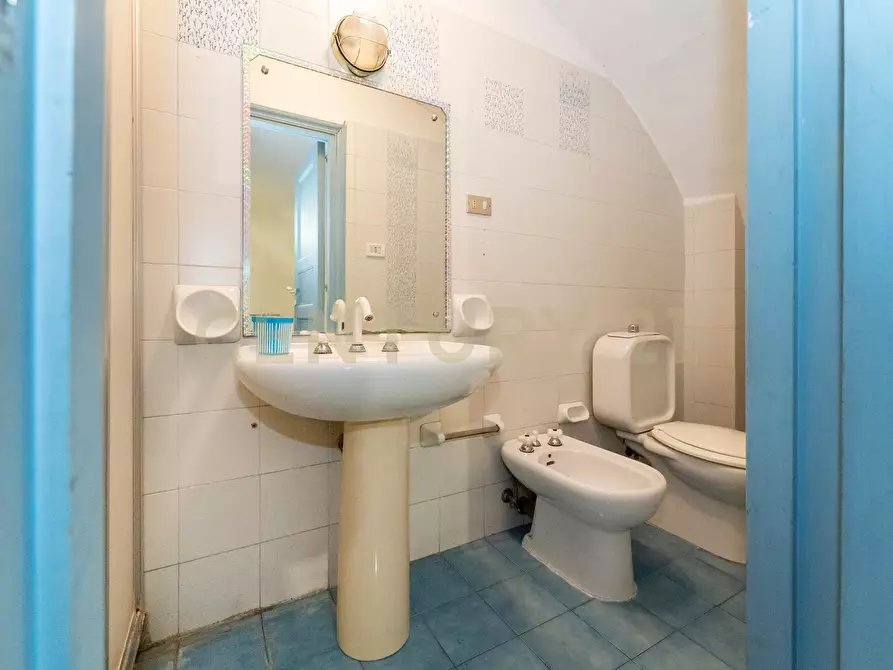 Immagine 27 di Bilocale in affitto  in Via Etnea 299 a Catania