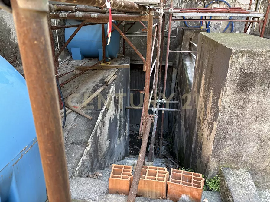 Immagine 24 di Locale commerciale in vendita  in Via 6 Aprile 59 a Catania