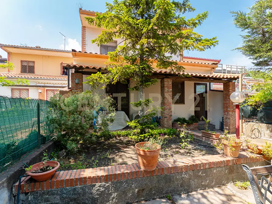 Immagine 10 di Villa in vendita  in Via Libertà 1 a Mascalucia