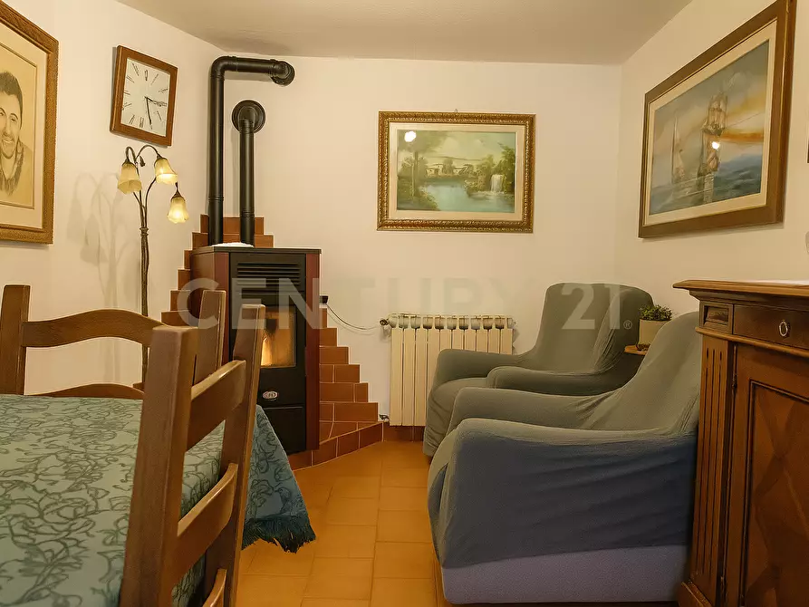 Immagine 2 di Pentalocale in vendita  in Via La Marmora a Abbadia San Salvatore