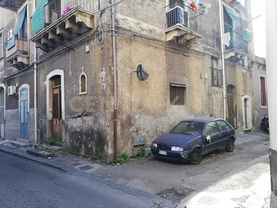 Immagine 19 di Trilocale in vendita  in Via F. Bianco 1 a Catania